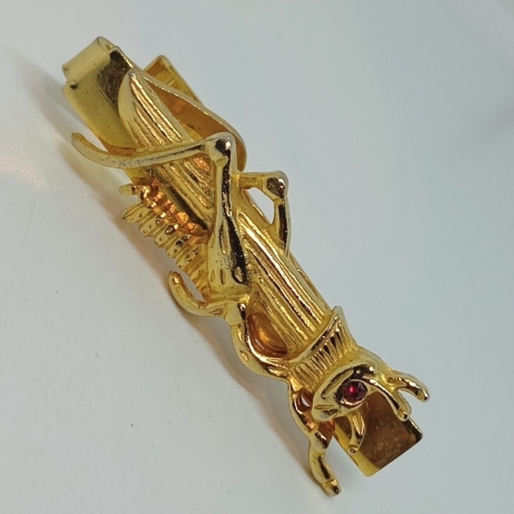 Gold Tone Men’s Tie Clip with Red Accent